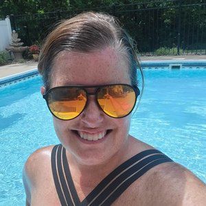 Meet your Posher, Becky